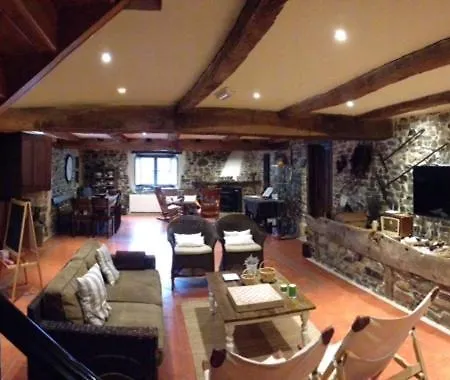 Rurales Ca Lulon アパート